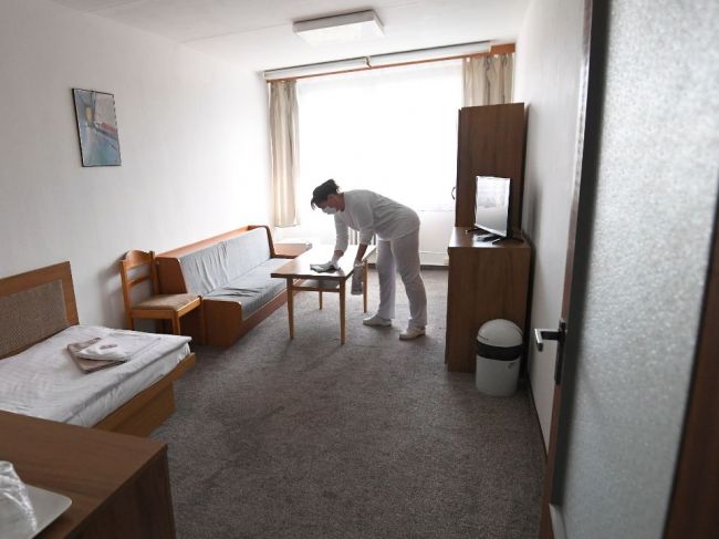Občania by mohli namiesto štátnej karantény využiť mobilnú aplikáciu