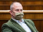 Kotleba neprišiel na súd a nedal súhlas na konanie v neprítomnosti