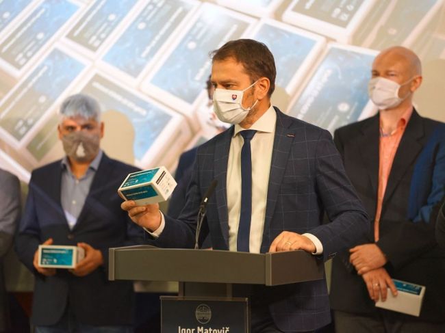 Slovenskí vedci vyvinuli 100.000 testov na koronavírus