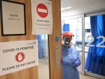 Počet úmrtí na koronavírus v Británii stúpol o 384