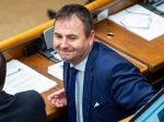 Kéry zo Smeru neodchádza, nechce ustupovať názorom politikov, ako je Žiga