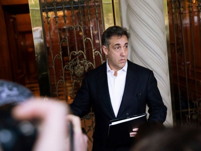 Trumpovho bývalého právnika Michaela Cohena údajne prepustia z väzenia