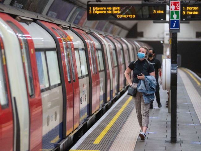 Britská štúdia: Koronavírusom sa nakazil jeden zo šiestich Londýnčanov