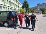 Dôchodcovia napadli policajtov, hrozí im až osemročné väzenie