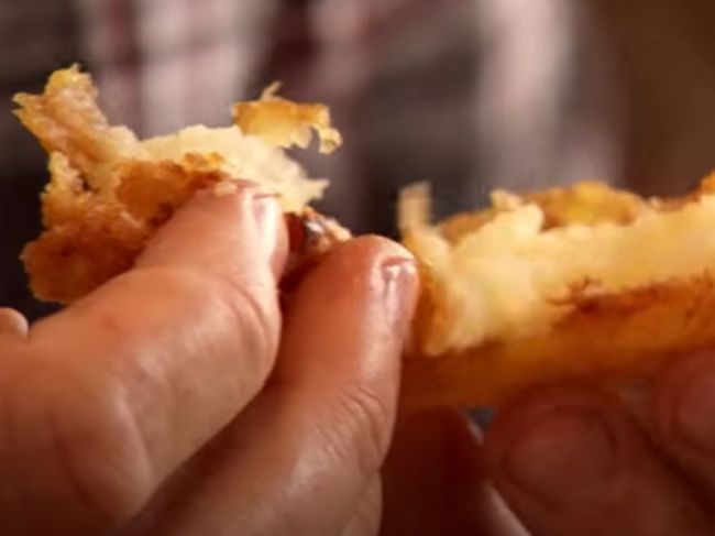 Toto sú chyby, ktoré robíte pri príprave pečených zemiakov. Jamie Oliver radí, ako na to