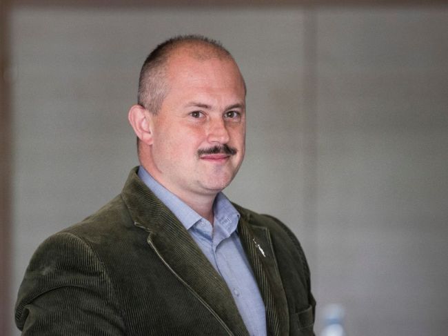 Na ŠTS pokračuje pojednávanie v kauze kontroverzných šekov, prišiel aj Kotleba