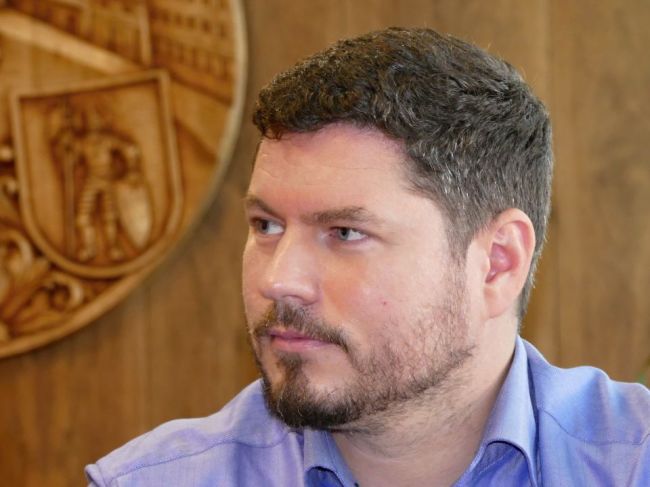 Primátor Rajca dostal obálku s bielym práškom