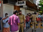 India uvoľní opatrenia, hoci zaznamenala rekordný nárast počtu prípadov COVID-19