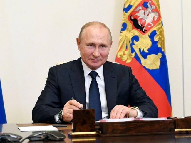 Trump hovoril s Putinom o pozvaní Ruska na summit G7, Kanada s tým nesúhlasí