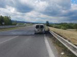 Video: Vodičovi začalo horieť vozidlo počas jazdy