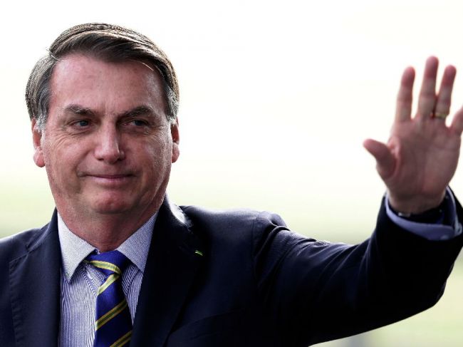 Brazílsky prezident označil WHO za "politickú" organizáciu, pohrozil vystúpením Brazílie
