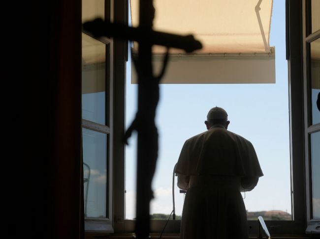 Vatikán zatkol muža v súvislosti s nákupom luxusnej nehnuteľnosti v Londýne