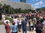 Organizátorovi protestu pred Úradom vlády SR hrozí pokuta do 1650 eur