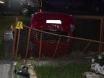 Tragická nehoda: Auto narazilo do betónového mostíka rodinného domu, vodič neprežil