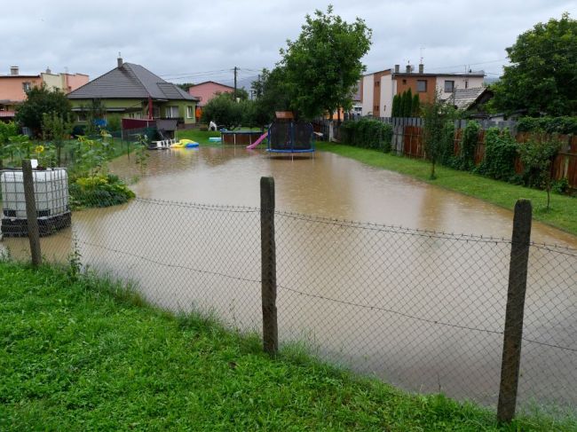 SHMÚ varuje pred povodňami, platia aj zvýšené výstrahy