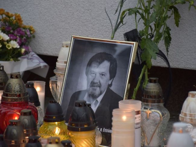 Obetoval vlastný život: Pamiatku hrdinského učiteľa Jaroslava Budza si uctili stovky ľudí