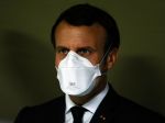Macron odsúdil rasizmus, odmietol ale prepisovanie histórie