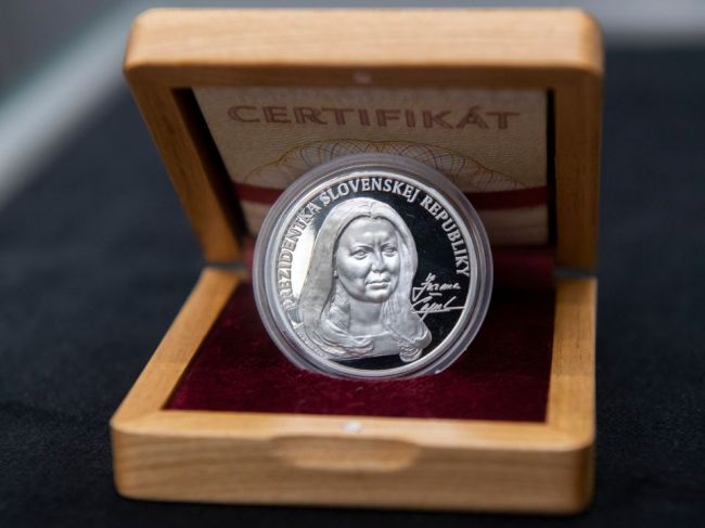 Pamätná medaila prezidentky Čaputovej je už v predaji