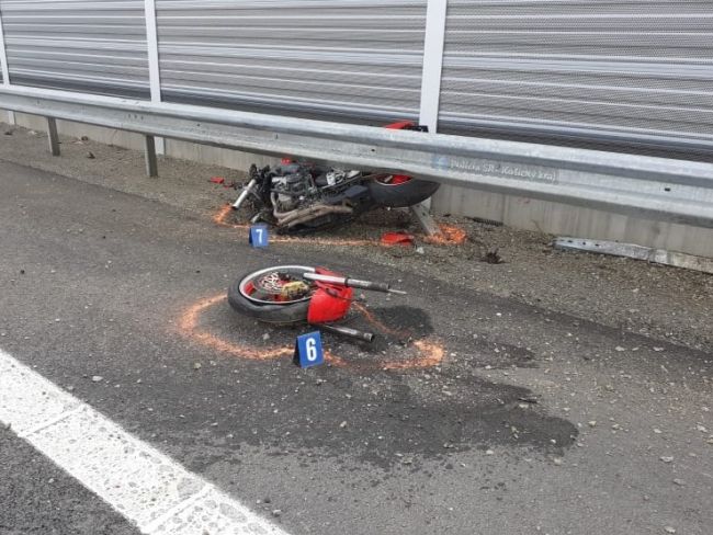Na diaľnici prišiel o život 38-ročný motocyklista