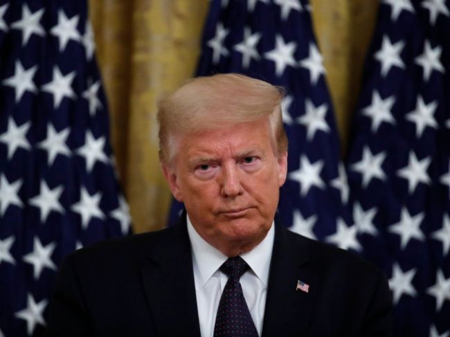 Trump predĺžil sankcie voči KĽDR a podpísal zákon umožňujúci sankcie voči Číne