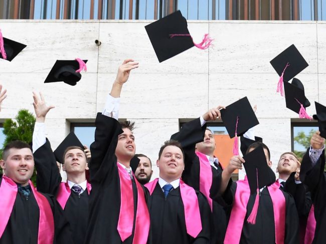Súčasná situácia absolventom univerzít nepraje, tvrdí Profesia
