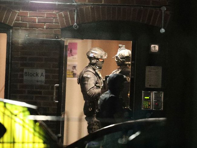  Traja mŕtvi a traja zranení pri útoku nožom v Readingu