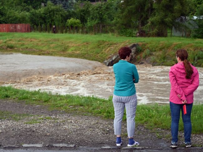 V pondelok opäť hrozia povodne, výstrahy platia pre túto časť krajiny