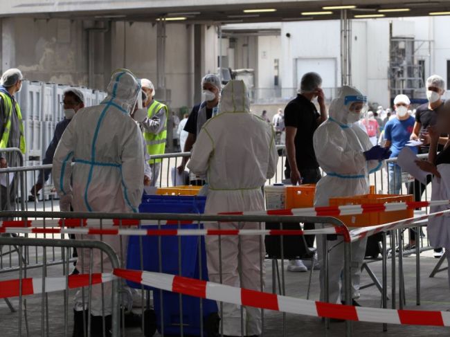 1500 zamestnancov bitúnku sa infikovalo koronavírusom, v okrese zavedú lockdown