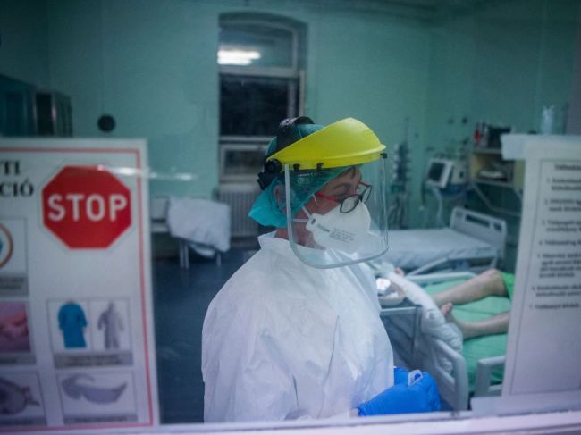 V Maďarsku potvrdili koronavírus u siedmich ľudí, traja pacienti zomreli
