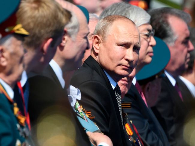 Putin na prehliadke: Hrdinstvo veteránov je dedičstvom celého ľudstva