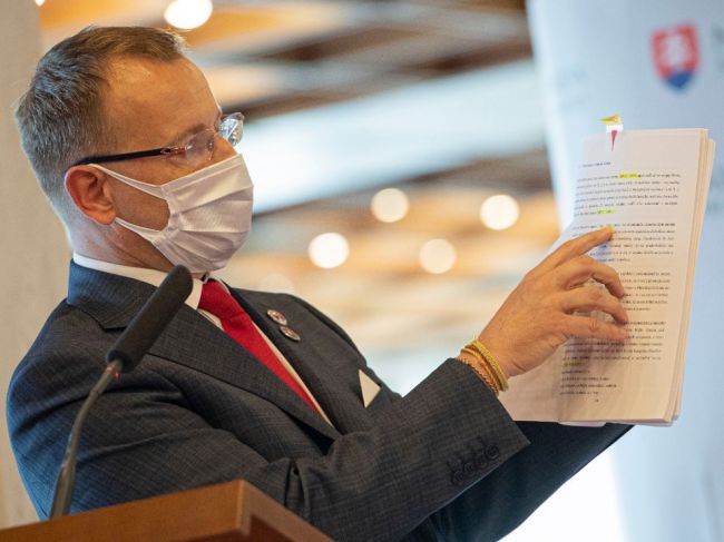 Boris Kollár má podozrenia z plagiátorstva vysvetľovať na klube OĽaNO aj SaS