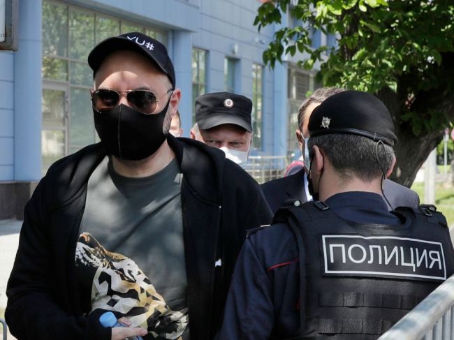 Súd v Moskve uznal režiséra Serebrennikova za vinného zo sprenevery