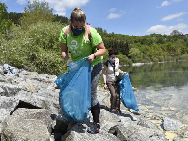 V okolí slovenských riek budú dobrovoľníci zbierať odpadky