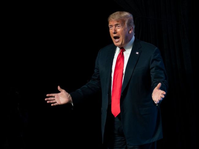 Fox News: Trump by sa z volieb mohol stiahnuť pre nízke preferencie