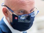 Gröhling odovzdal vysvedčenia v Nových Zámkoch, naznačil i digitálny príspevok