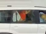 Video: Vedenie OSN je zhrozené z toho, čo robili jej zamestnanci v aute