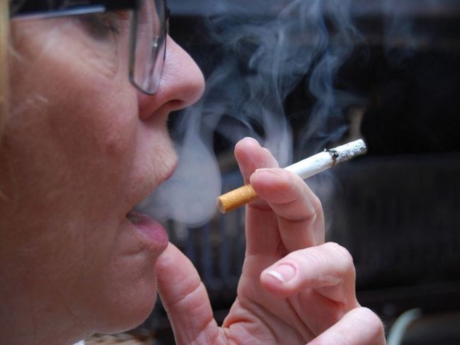 WHO: Fajčenie súvisí s vyšším rizikom ťažkého priebehu nákazy a smrti na COVID-19