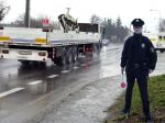 Na diaľnici D1 ukradli policajta