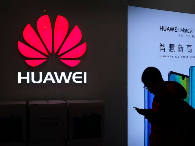 Británia sa vraj pripravuje na zastavenie inštalácie zariadení od Huawei