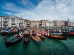 Benátsko sprísnilo opatrenia pre osoby nakazené koronavírusom