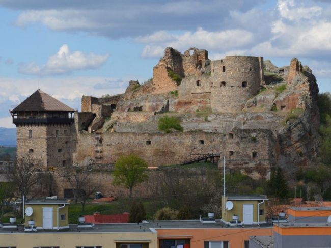 Pri archeologickom výskume Fiľakovského hradu našli aj ľudské pozostatky