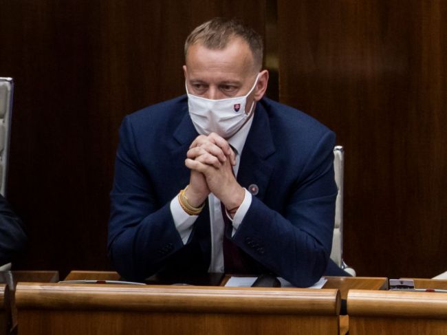 Koaliční poslanci reagovali na utorkové odvolávanie Borisa Kollára