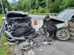 Po autonehode previezli do nemocnice 5 ľudí, zrážka si vyžiadala aj obeť