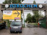 Pesticídy v studniach v okolí Istrochemu prekračujú limity, tvrdí Spolu