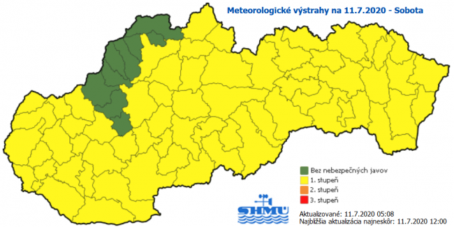 Meteorológovia varujú v sobotu pred silným vetrom, horúčavami i búrkami