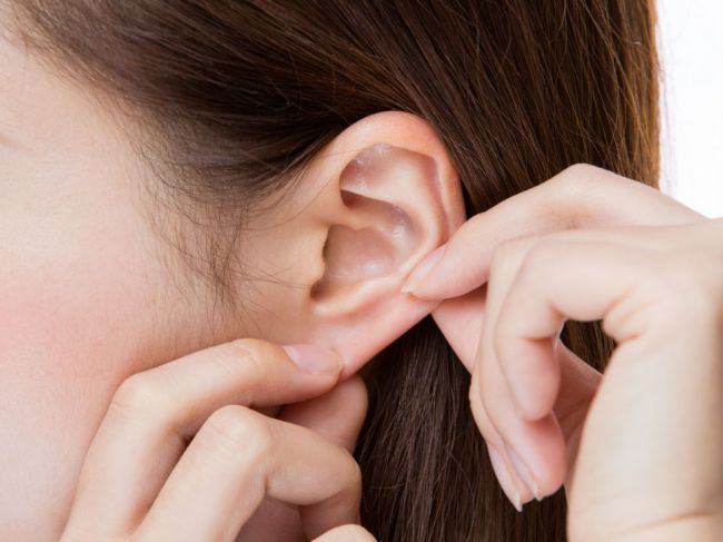 5 dôvodov, prečo by ste si mali denne masírovať uši + návod ako na to