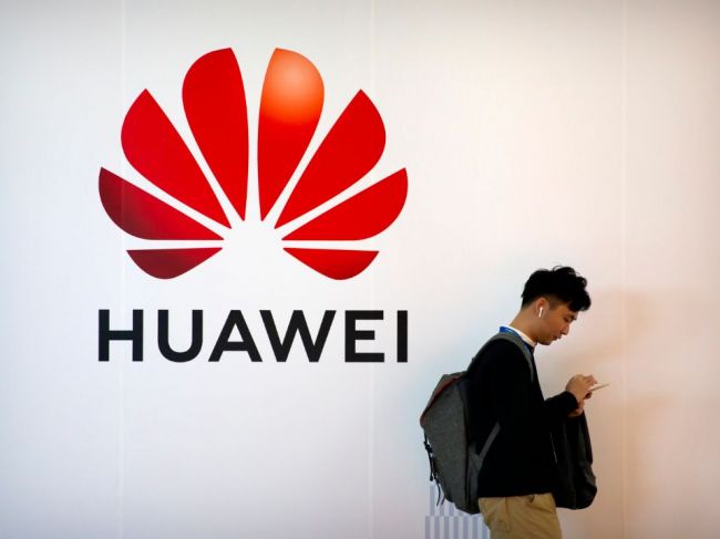 Británia zakázala používanie technológií Huawei pri budovaní 5G sietí