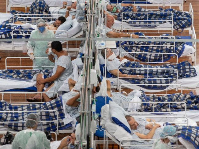 Počet úmrtí na koronavírus v Brazílii presiahol v pondelok 80.000