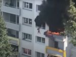 Video: Dve deti vyskočili pri požiari z okna, chytili ich ľudia na ulici