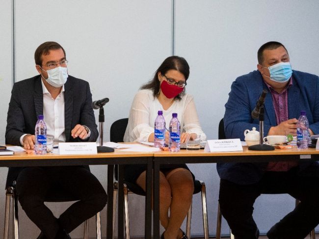 Väčšina nahlásených prípadov sú dohľadané kontakty potvrdených prípadov